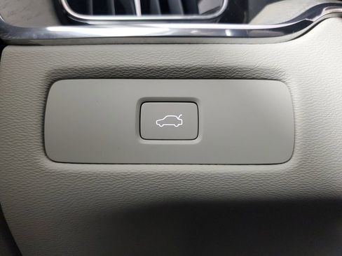 Used 2023 Volvo XC60 B5 Plus w/ Climate Package AWD/4WD image 38