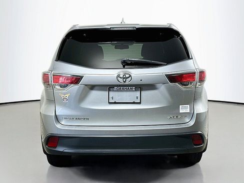 Used 2016 Toyota Highlander XLE AWD/4WD image 6