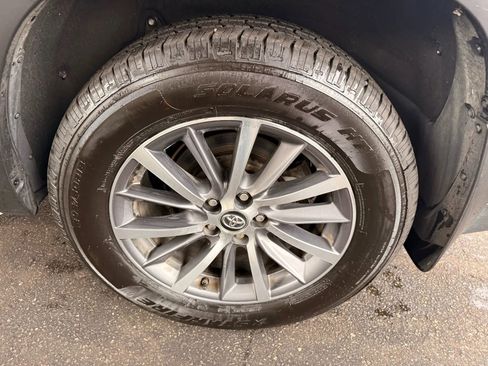 Used 2018 Toyota Highlander XLE image 45