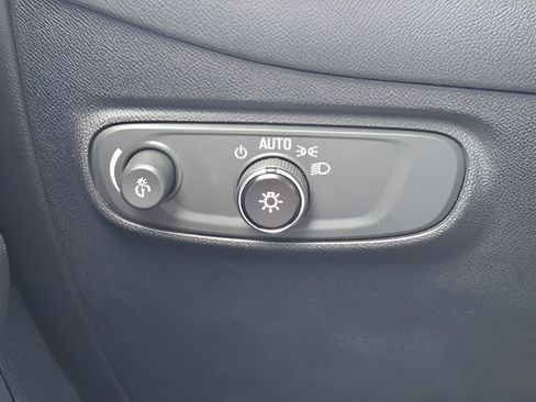 Used 2022 Chevrolet Equinox LT image 24