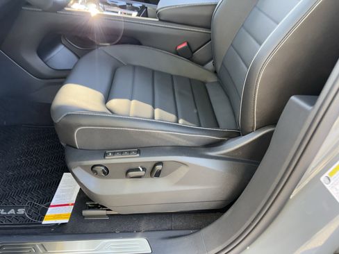 New 2026 Volkswagen Atlas Cross Sport SEL R-Line image 18