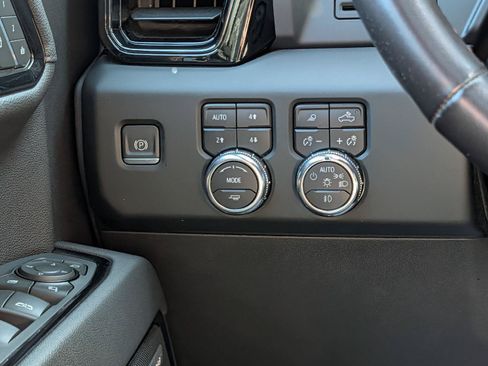 Used 2023 GMC Sierra 1500 AT4 w/ AT4 Premium Package AWD/4WD image 14