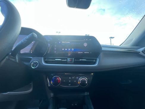 Used 2025 Chevrolet TrailBlazer LT image 16