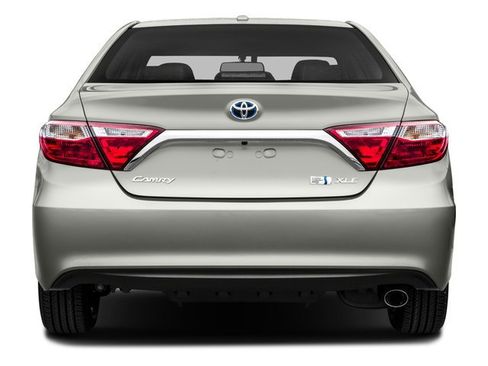 Used 2016 Toyota Camry XLE w/ Moonroof Package FWD image 8