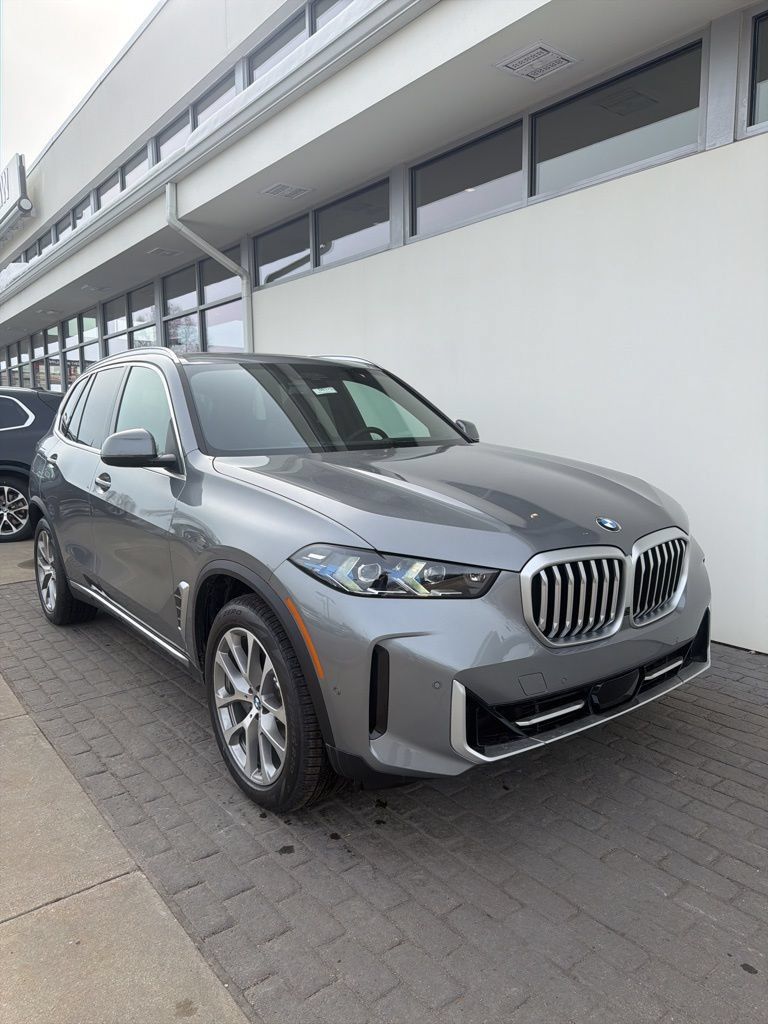 New 2026 BMW X5 xDrive40i AWD/4WD image 1