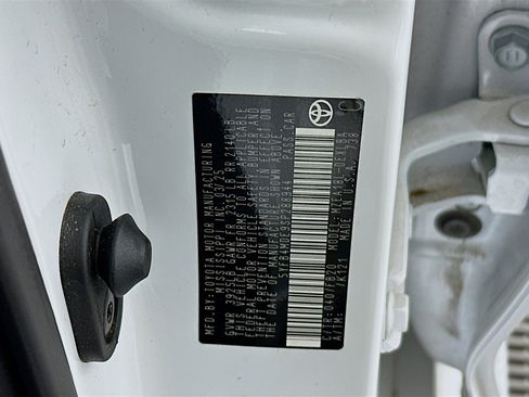 Used 2025 Toyota Corolla LE image 12