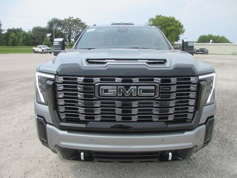 New 2026 GMC Sierra 3500 Denali Ultimate AWD/4WD image 12