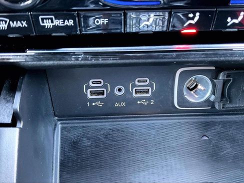 Used 2024 Jeep Grand Cherokee L Limited w/ Luxury Tech Group II AWD/4WD image 19