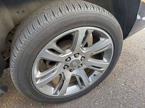 Used 2017 Cadillac Escalade ESV Luxury image 8