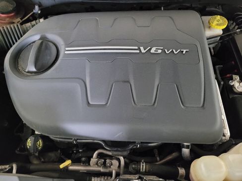 Used 2019 Jeep Cherokee Limited AWD/4WD image 30