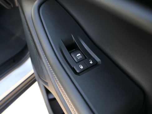 Used 2025 Jeep Grand Cherokee Laredo X w/ Luxury Tech Group I image 22