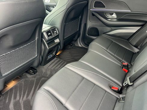 Used 2025 Mercedes-Benz GLE 350 4MATIC image 4