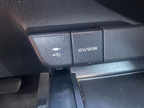 Used 2019 Toyota Camry LE w/ Convenience Package FWD image 31