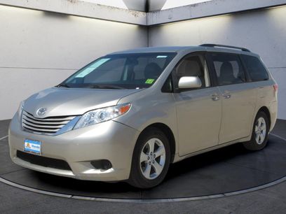 Used 2016 Toyota Sienna LE