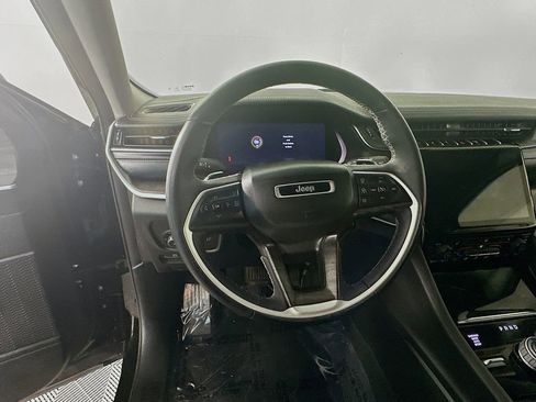 Certified 2023 Jeep Grand Cherokee L Limited AWD/4WD image 19
