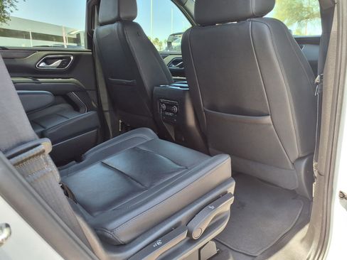 Used 2023 Chevrolet Tahoe Z71 w/ Luxury Package AWD/4WD image 13