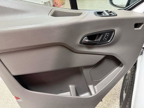 Used 2023 Ford Transit 250 Medium Roof RWD image 10