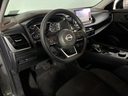 Used 2023 Nissan Rogue S image 19