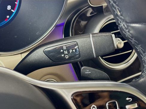 Used 2021 Mercedes-Benz GLC 300 4MATIC image 17