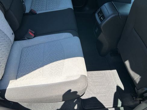 Used 2023 Chevrolet Equinox LS FWD image 11