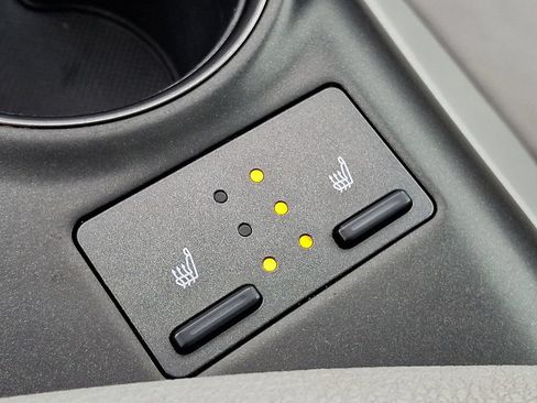 Certified 2022 Toyota Camry XSE FWD image 25