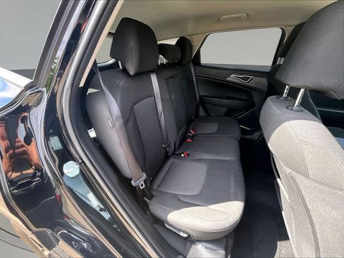 Used 2025 Kia Sportage LX AWD/4WD image 29