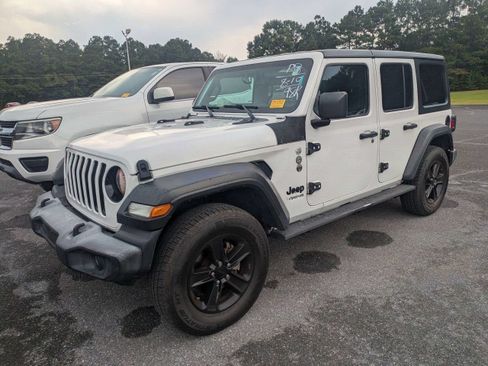 Used 2019 Jeep Wrangler Unlimited Sport AWD/4WD image 2
