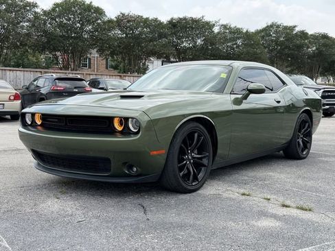 Used 2018 Dodge Challenger SXT w/ Blacktop Package RWD image 4