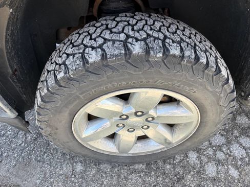 Used 2012 GMC Sierra 1500 SLE image 9