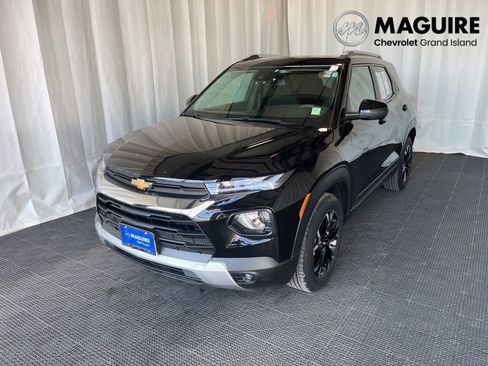 Used 2023 Chevrolet TrailBlazer LT FWD image 1