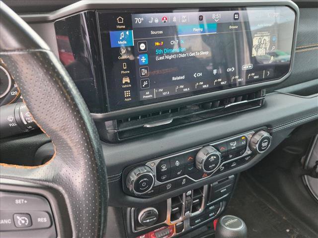 Used 2024 Jeep Gladiator Mojave w/ Steel Bumper Group AWD/4WD image 12