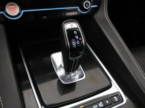 Used 2020 Jaguar F-PACE SVR image 54