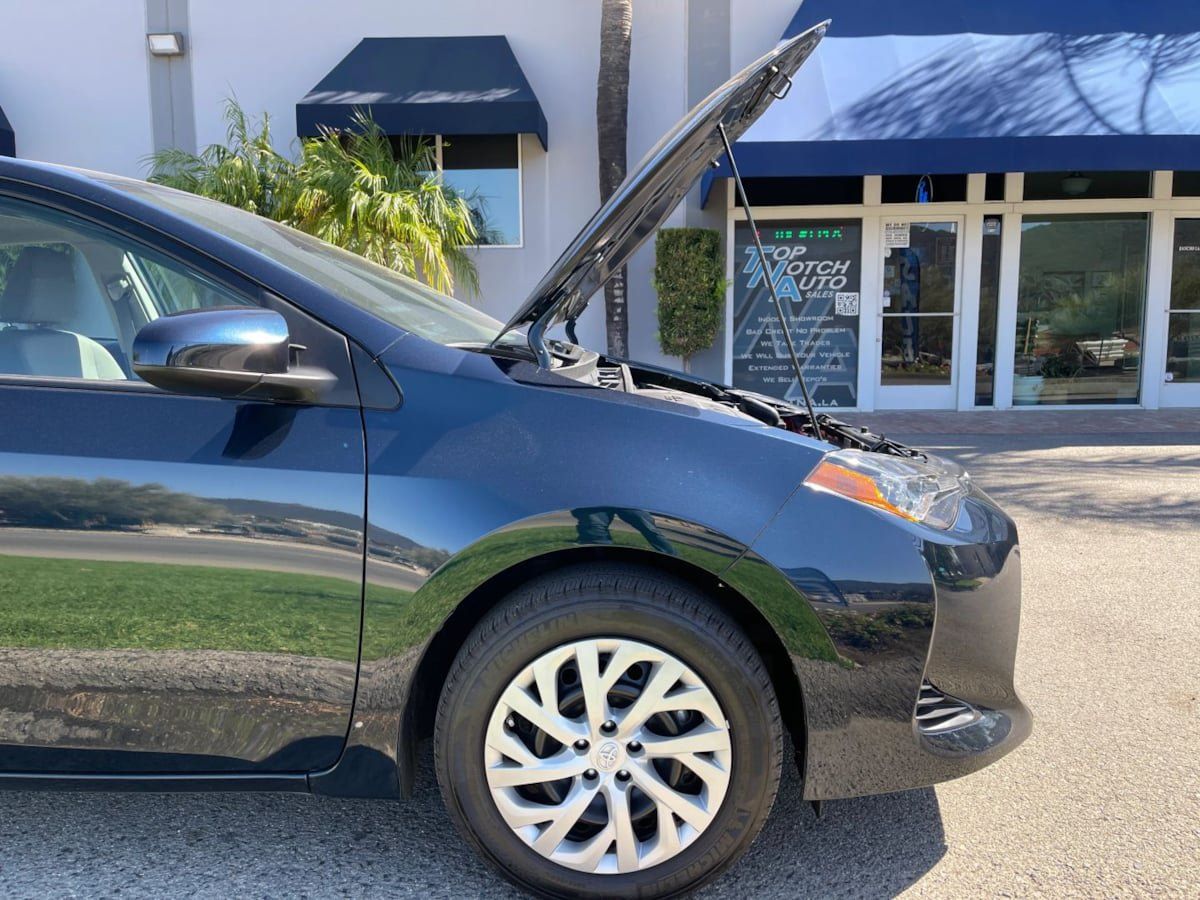 Used 2019 Toyota Corolla LE w/ Carpet Mat Package (TMS) FWD image 30