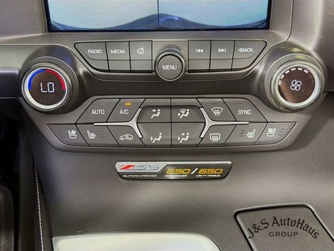 Used 2016 Chevrolet Corvette Z06 w/ 2LZ Preferred Equipment Group RWD image 19