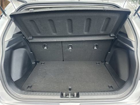 Used 2025 Hyundai Venue SEL FWD image 32