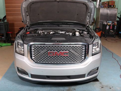 Used 2016 GMC Yukon Denali w/ Open Road Package image 8