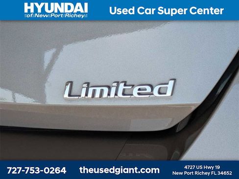 Used 2023 Hyundai Elantra Limited image 12