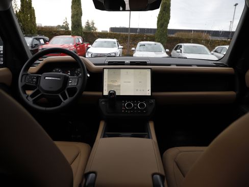New 2026 Land Rover Defender 110 X-Dynamic SE image 18