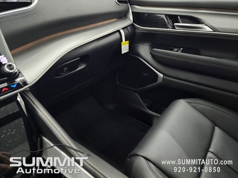 New 2026 Jeep Grand Wagoneer Limited image 14