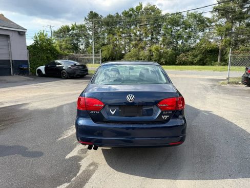 Used 2012 Volkswagen Jetta SE FWD image 4