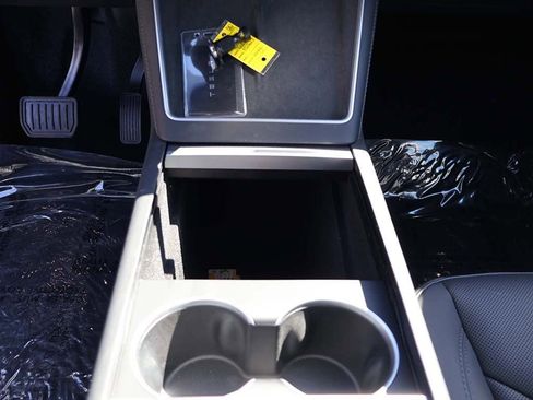 Used 2026 Tesla Model Y Long Range image 58