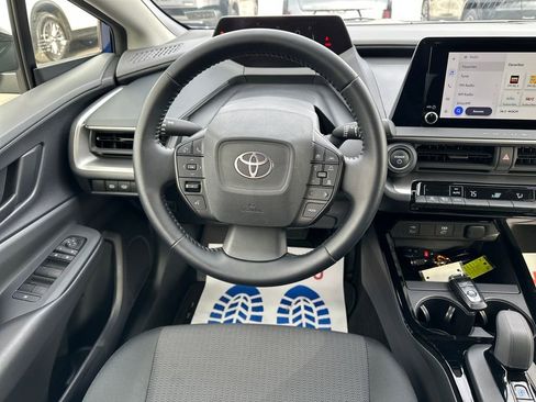 Used 2025 Toyota Prius LE image 18