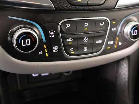 Used 2024 Chevrolet Equinox LT image 7