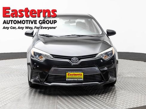 Used 2016 Toyota Corolla LE FWD image 2