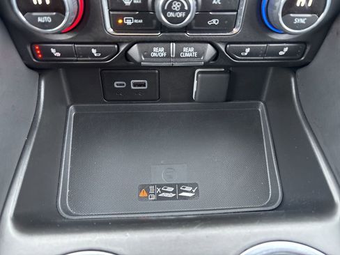 Used 2024 Chevrolet Suburban RST image 30