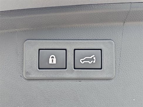 Certified 2025 Subaru Outback Premium w/ Popular Package #1A image 13