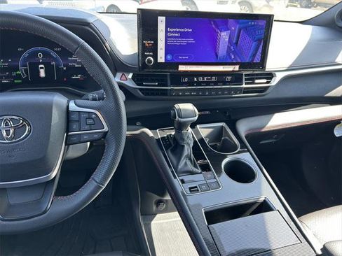 Certified 2025 Toyota Sienna XSE w/ XSE Premium Package image 20