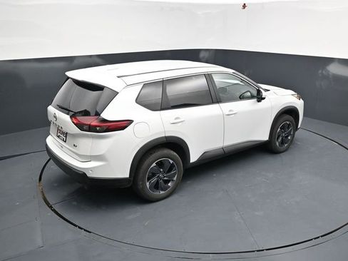 Used 2024 Nissan Rogue SV FWD image 44