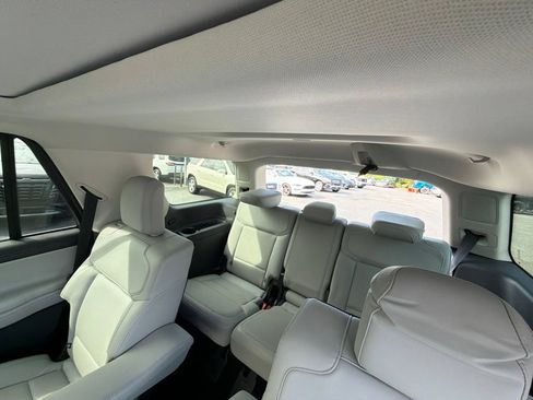 Used 2025 Ford Expedition Platinum AWD/4WD image 14