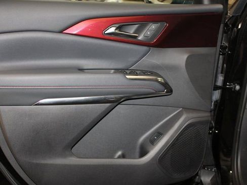 Used 2025 Chevrolet Traverse Z71 w/ Driver Confidence Package image 38